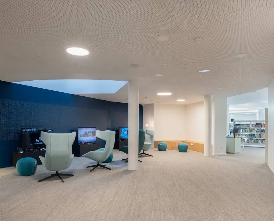 Agencement de magasin à  Agneaux